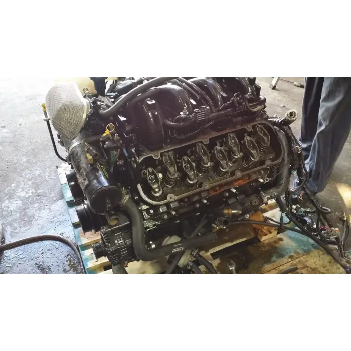 8.1 Mercruiser 425HP Long Block Marine Engine