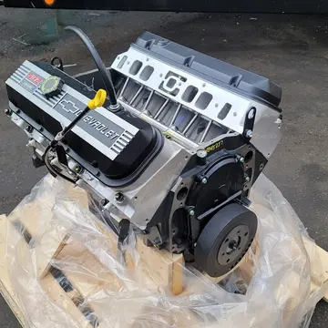 Chevy Big-Block V-8, 502 hp, Forged aluminum, Hydraulic roller, Aluminum oval port