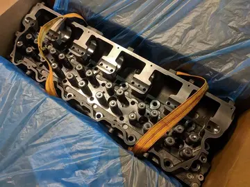 Caterpillar C-18 Cylinder Head